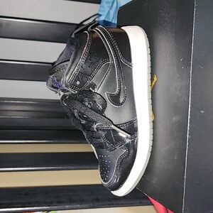 Boy's Jodan 1s